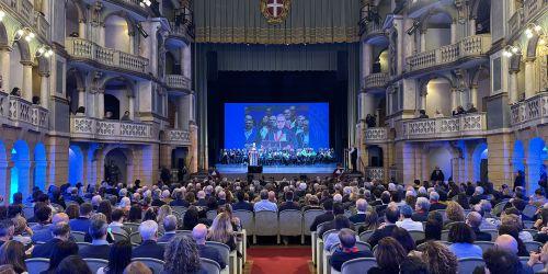 La cerimonia al Teatro Fraschini
