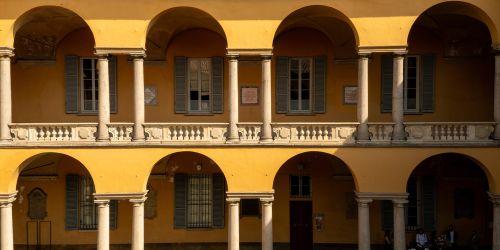 Cortili archi